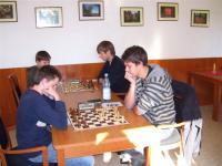 Marcus und Johannes an den Brettern 3 und 4 gegen Arthur Holzmann und Dennis Meuschke.